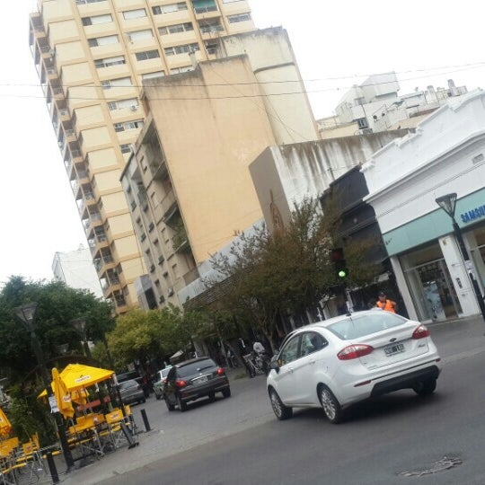 Calle 8 Latina