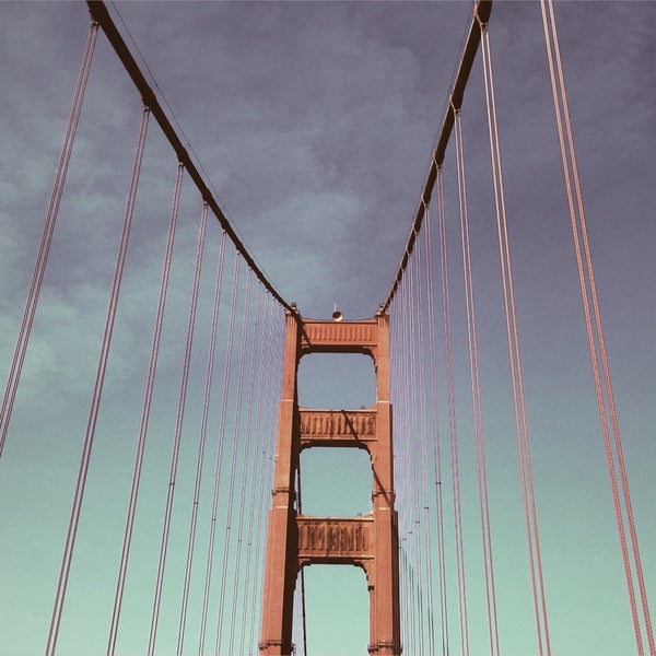 Foto tirada no(a) Ponte Golden Gate por Juan C. em 3/18/2016