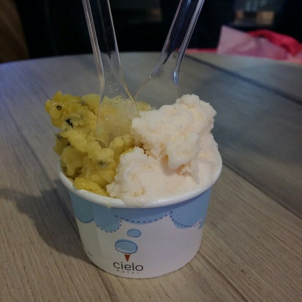 Photo taken at Cielo Dolci - Specialist in Italian Frozen Desserts by Annie T. on 9/27/2014