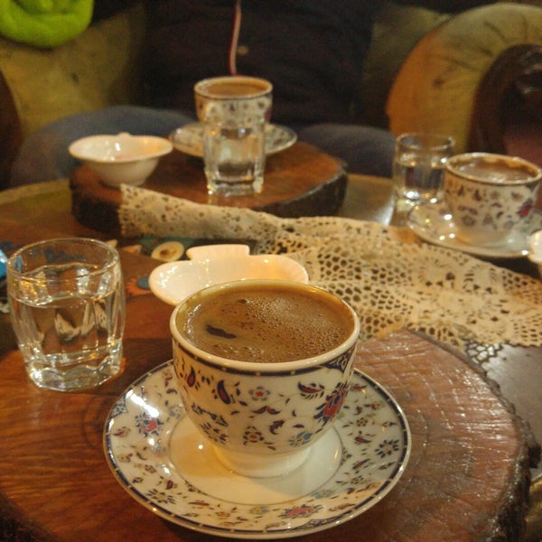 Photo taken at Sorriso Cafe &amp; El Sanatları by Ortadogugayrimenkul E. on 10/19/2017