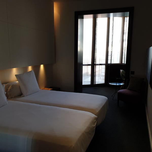 Foto diambil di Hotel Sixtytwo Barcelona oleh MlG⛔ ☕. pada 9/20/2019