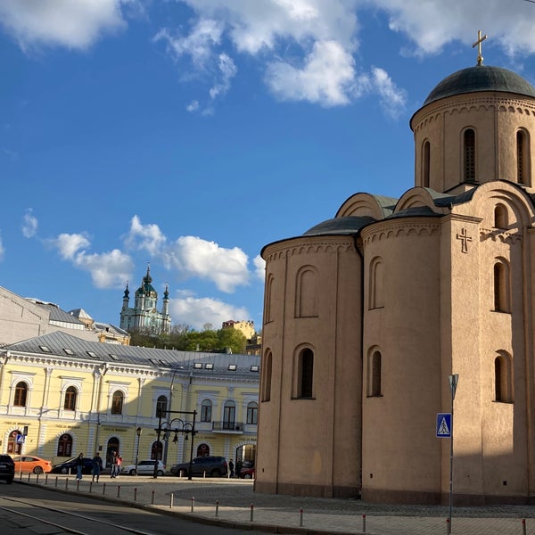 Церковь Богородицы Пирогощи в Киеве