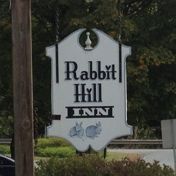 Photo taken at Rabbit Hill Inn by Greg D. on 9/15/2013