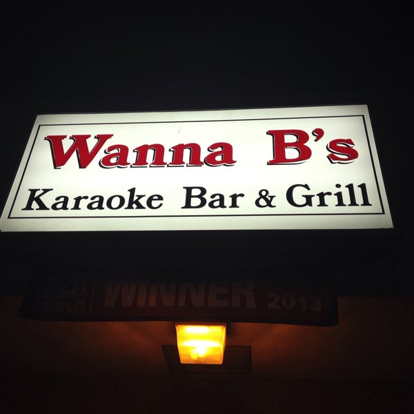 Foto scattata a Wanna B&#39;s Karaoke Club &amp; Restaurant da Kira T. il 3/14/2015