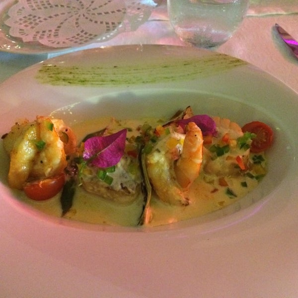 Photo taken at Restaurante Puerto Blanco by Snezhana K. on 8/18/2014