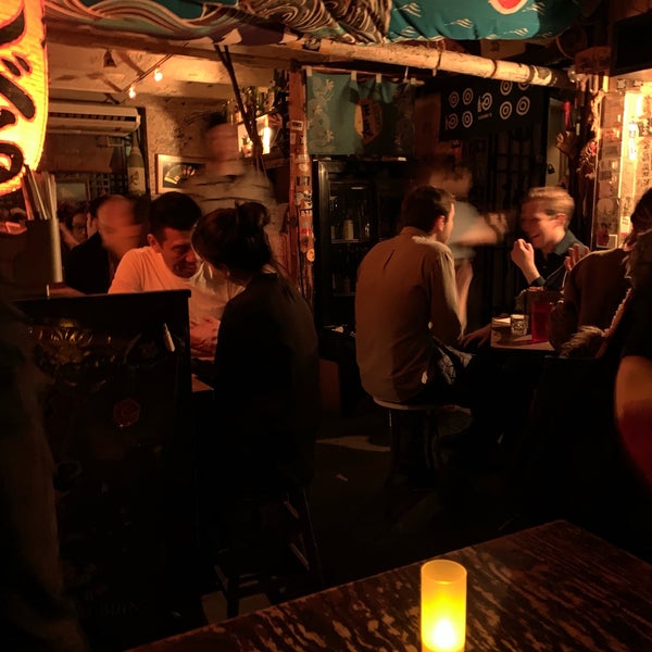 รูปภาพถ่ายที่ Sake Bar Decibel โดย Chris M. เมื่อ 1/25/2019