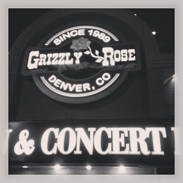 รูปภาพถ่ายที่ Grizzly Rose โดย Kevin C. เมื่อ 3/16/2013