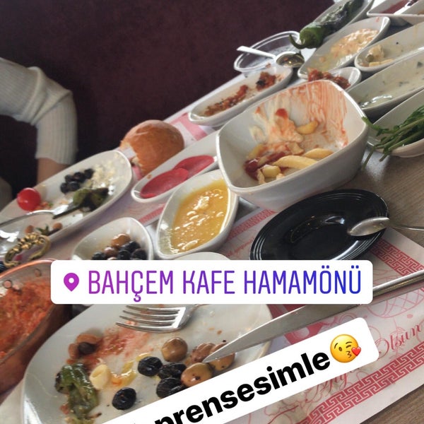 Foto scattata a Bahçem Cafe da Ggggülsüm Y. il 12/11/2019