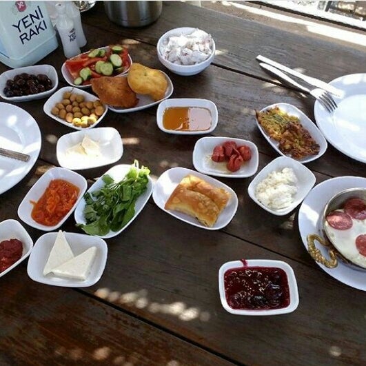 Bergama Guzellik Ilicasi Piknik Alani