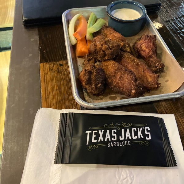 Foto diambil di Texas Jack&#39;s Barbecue oleh Maria F. pada 7/4/2023