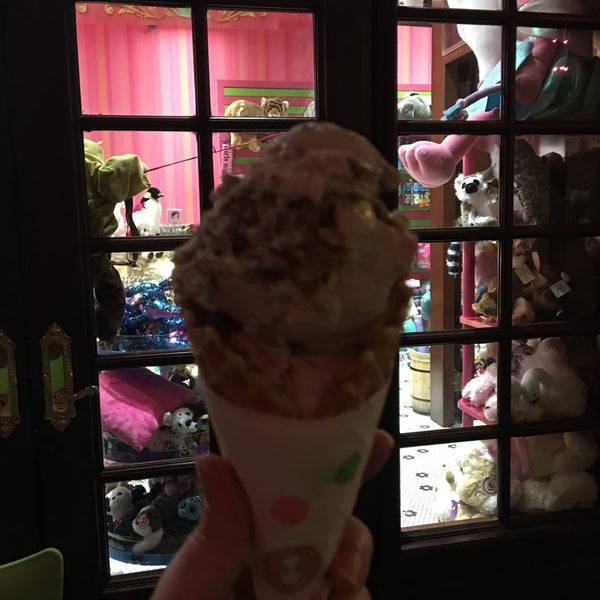 Photos at Sloan's Ice Cream Mizner Park Boca Raton, FL