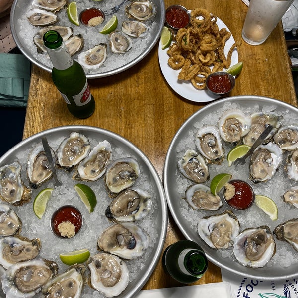 Foto tomada en Captain Jim&#39;s Seafood  por Cara Cara O. el 12/29/2021