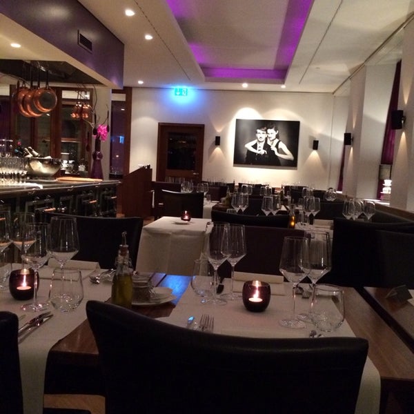 Das Foto wurde bei Le Chef - Metas Restaurant von Marc G. am 1/7/2014 aufgenommen