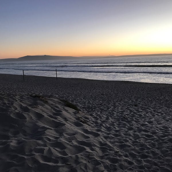 Майами бич пляж. Пляж зимой. Калининград пляж с белым песком. Beach marks. Розовые пески богама.