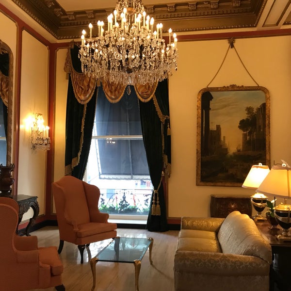 Das Foto wurde bei Le Pavillon Hotel von Sharon M. am 3/30/2018 aufgenommen