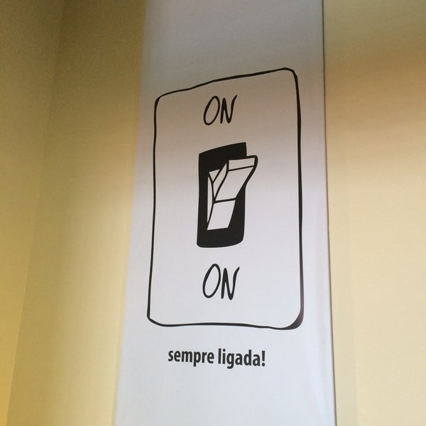 Пр медиа групп логотип. Apis media. Фейстайм картинка. Iphone facetime logo. Apis media.