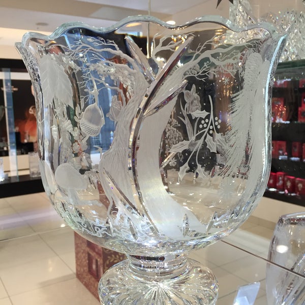 Photo taken at House of Waterford Crystal by Vicki S. on 10/26/2015