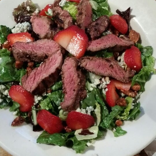 I normally order the strawberry salad with chicken, but tried it with sirloin tonight. ..awesome!
