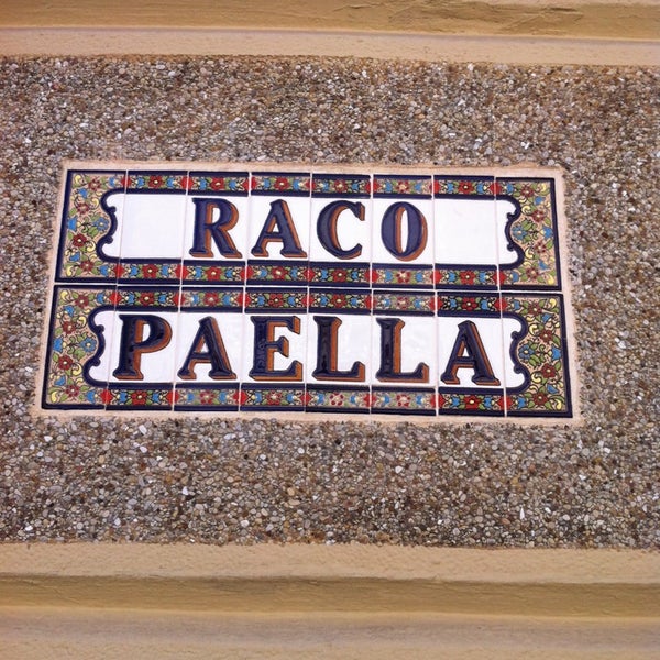 รูปภาพถ่ายที่ El Racó De La Paella โดย iPozu เมื่อ 4/6/2014