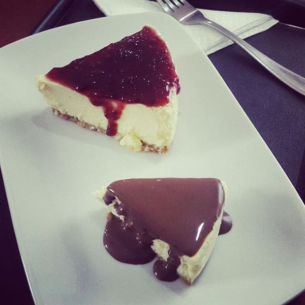 Photo taken at A Casa do Cheesecake by Shao T. on 9/15/2015