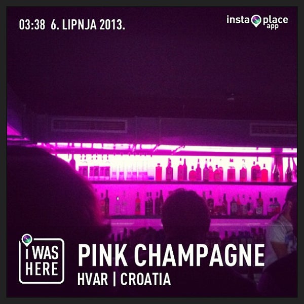 Foto tirada no(a) Pink Champagne Hvar por Krunoslav G. em 6/6/2013