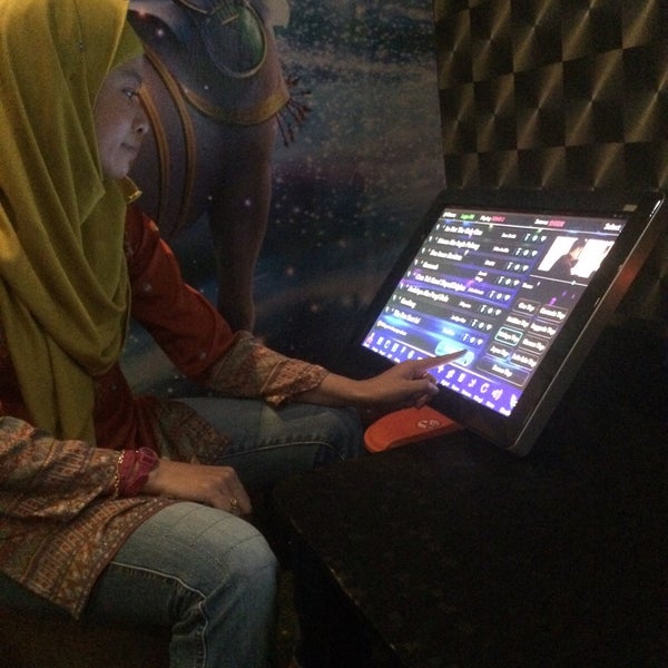 Superstar Family KTV 天王巨星 Karaoke Bar in 2, JALAN AUSTIN HEIGHT 8/9