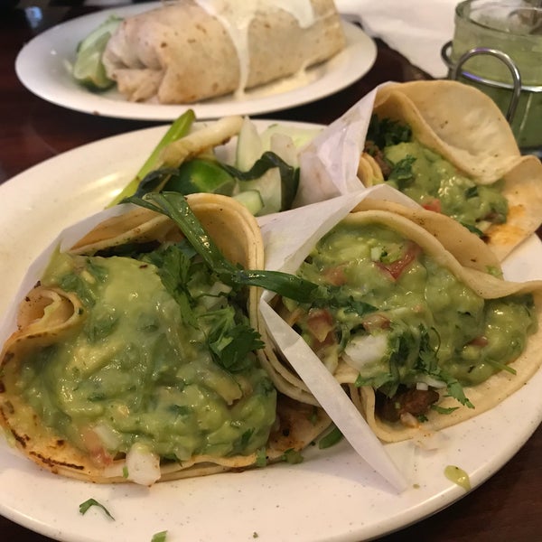 Foto diambil di Tacos El Bronco oleh Agnes W. pada 5/21/2018