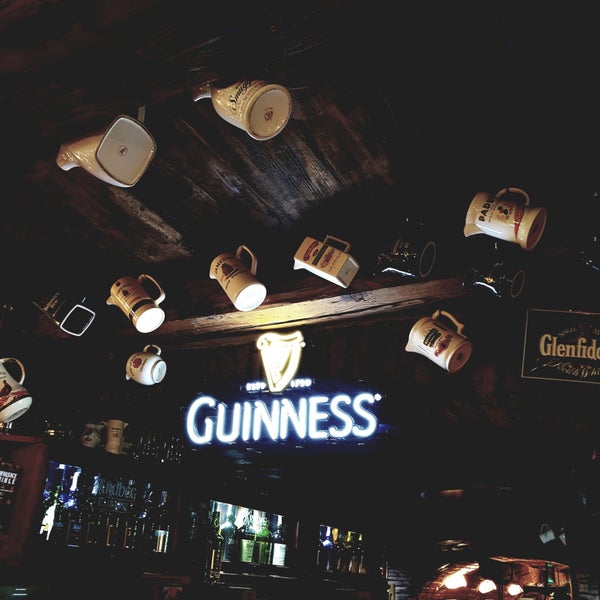 Снимок сделан в The BLACK STUFF Irish Pub &amp; Whisky Bar пользователем Dušan H. 6/23/2018