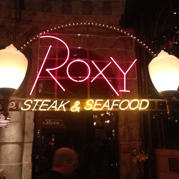 12/11/2013에 Karl H.님이 Roxy&#39;s Bar &amp; Lounge에서 찍은 사진
