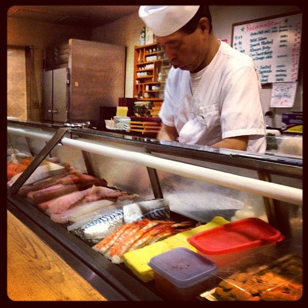 9/30/2012 tarihinde Eric S.ziyaretçi tarafından Sushi Go 55'de çekilen fotoğraf