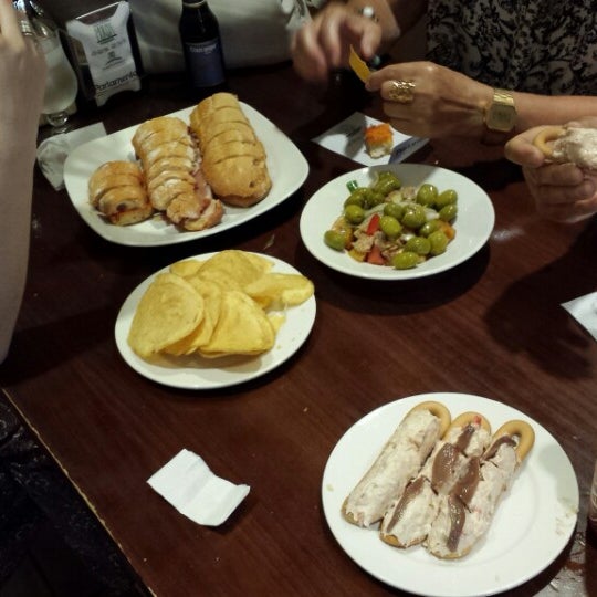 Photo taken at Parlamento La Catedral del Tapeo by Gustavo G. on 7/4/2014