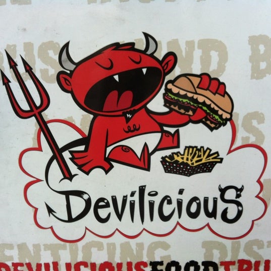 Das Foto wurde bei Devilicious Food Truck von Stephie am 11/18/2012 aufgenommen