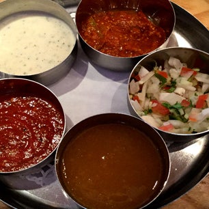 Foto tirada no(a) Khushboo Indian Restaurant por Khushboo Indian Restaurant em 4/1/2016