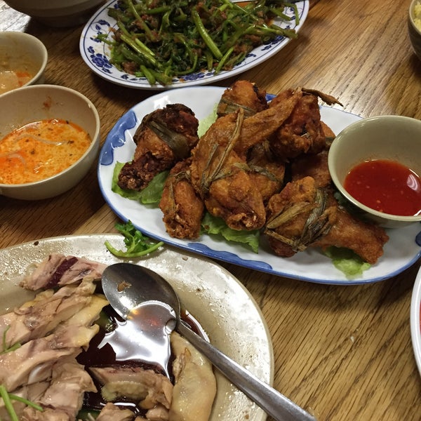Photo taken at Taste Good Malaysian Cuisine 好味 by Maia on 5/24/2015