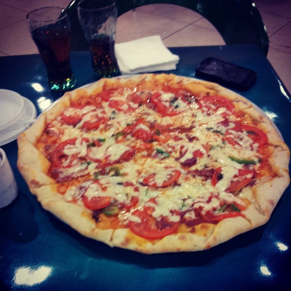 Пицца просто большой камень. Pizza большой камень. Пицца просто большой камень. Пицца курск. Пиццаедов большой камень меню.