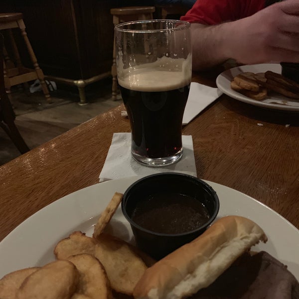 Foto tirada no(a) Murphy&#39;s Grand Irish Pub por Tina L. em 12/24/2018