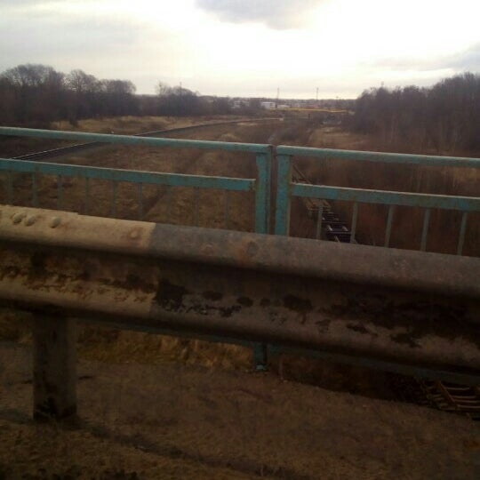 Переезд узловая. Железнодорожный переезд в городе узловая. Станция санаторная, жд переезд, железнодорожная 1. Переезд узловая. Старый переезд узловая.