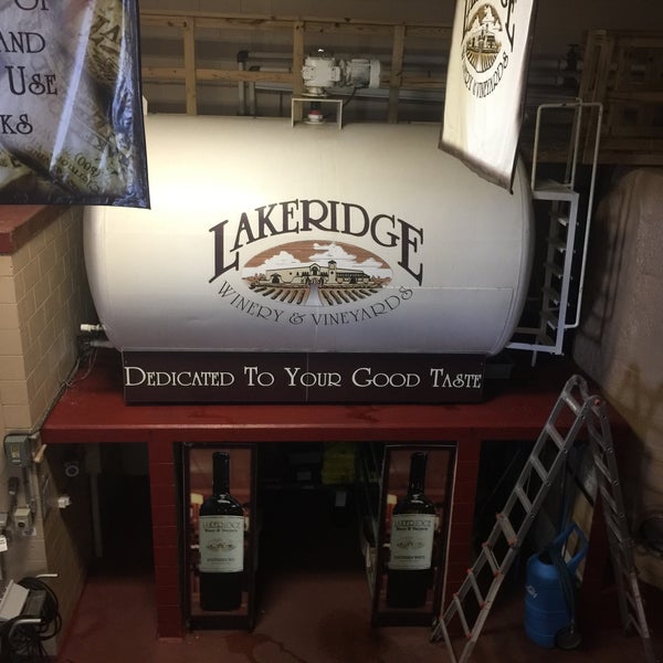 Foto tirada no(a) Lakeridge Winery &amp; Vineyards por Rich R. em 9/19/2016