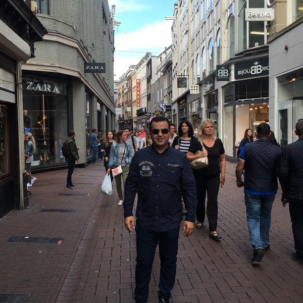 Foot Locker - Stadsdeel Centrum - 0 Tipps