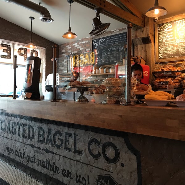 Photo taken at Toasted Bagelry &amp; Deli by JANICE💯 on 8/14/2018