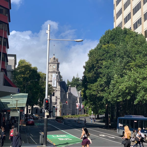 Foto diambil di Auckland Art Gallery oleh JANICE💯 pada 3/31/2019