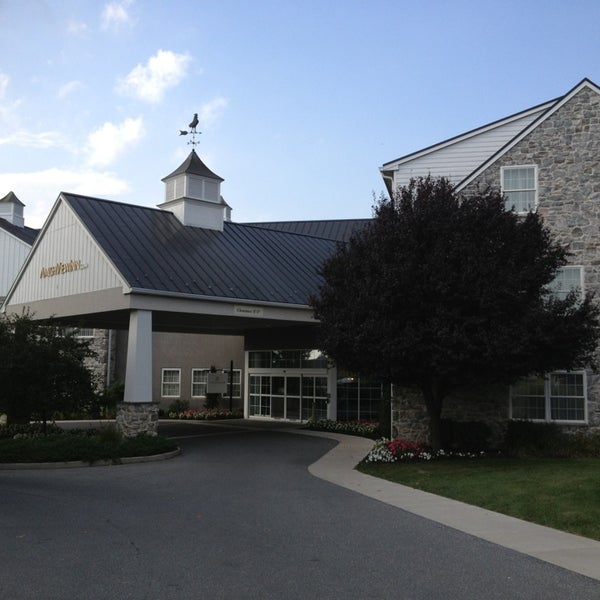 รูปภาพถ่ายที่ Amish View Inn &amp; Suites at Plain &amp; Fancy Farm โดย Gregory B. เมื่อ 9/2/2013