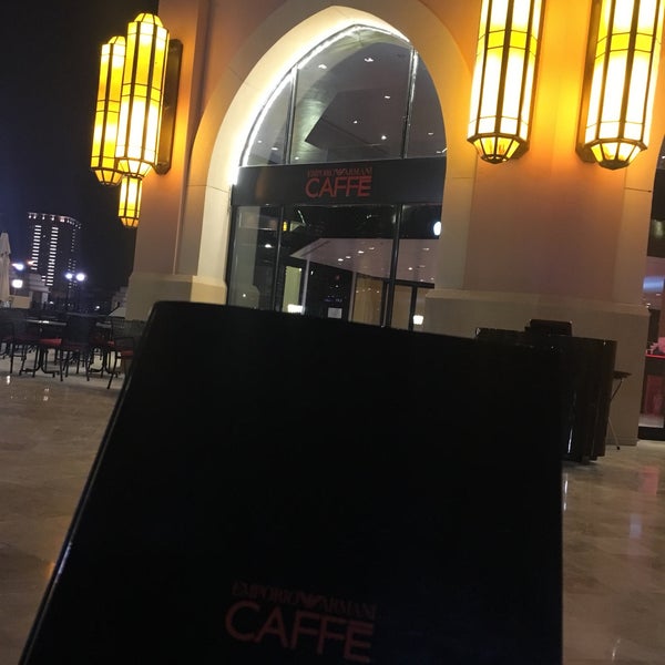 Photo prise au Emporio Armani Café- The Pearl Qatar par Smr le4/22/2018