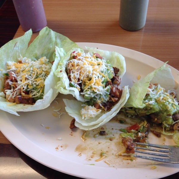 Foto tirada no(a) Albert&#39;s Fresh Mexican Food por Erin T. em 4/8/2014