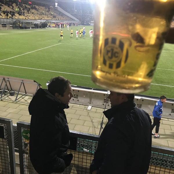 Das Foto wurde bei Parkstad Limburg Stadion von Joshua R. am 4/1/2019 aufgenommen