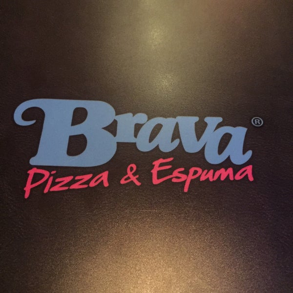 Foto diambil di Brava Pizza &amp; Espuma oleh Julio Cesar C. pada 11/29/2015