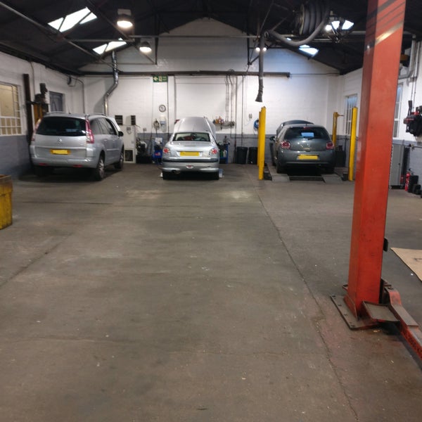 Энви моторс. Автосервис для пежо и ситроен. Автосервис ситроен. Пежо ситроен сто. Абов ремонт пежо.