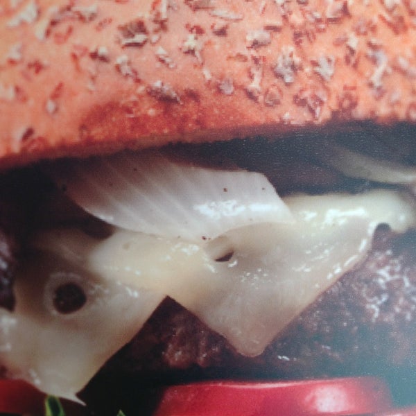 2/24/2013에 Elle B.님이 be right burger™에서 찍은 사진