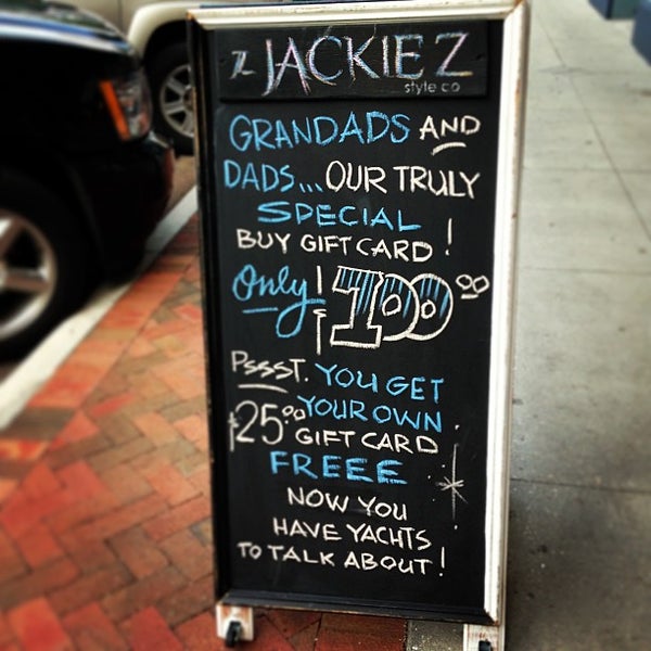 6/14/2013에 Joey P.님이 Jackie Z Style Co.에서 찍은 사진