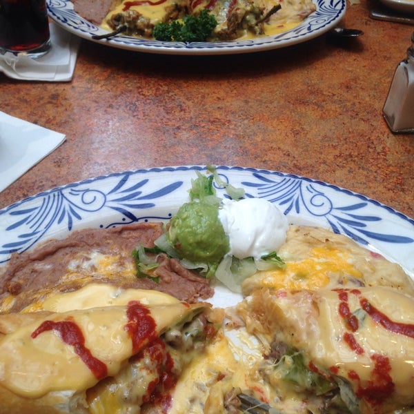 รูปภาพถ่ายที่ Abuelo&#39;s Mexican Restaurant โดย Lisa F. เมื่อ 9/25/2014